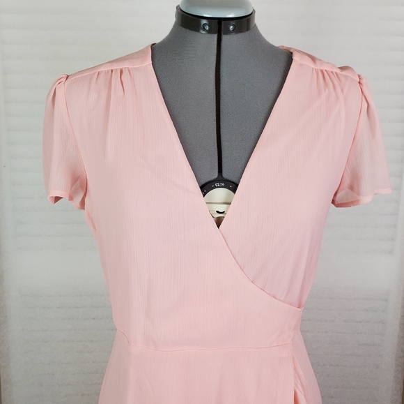LAST CHANCE WAYF Meryl blush wrap dress short sleeve hi-lo Med - Picture 4 of 11
